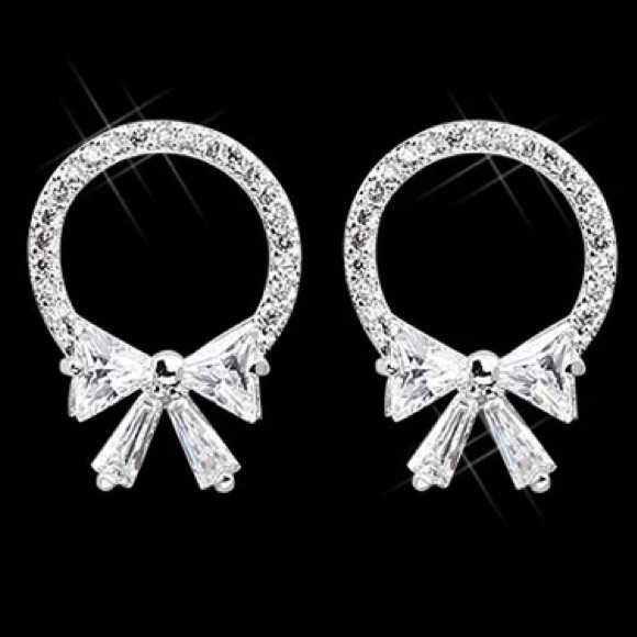 Jewelry - Bow Circle Earrings